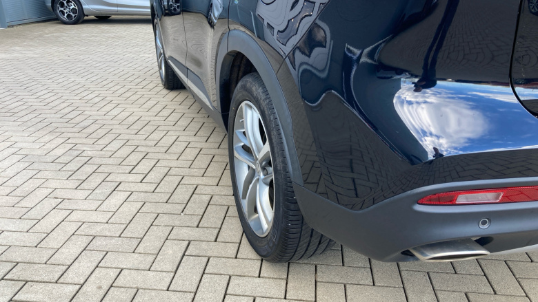 MG Hs 1.5 T-GDI Exclusive 5dr DCT Petrol Hatchback